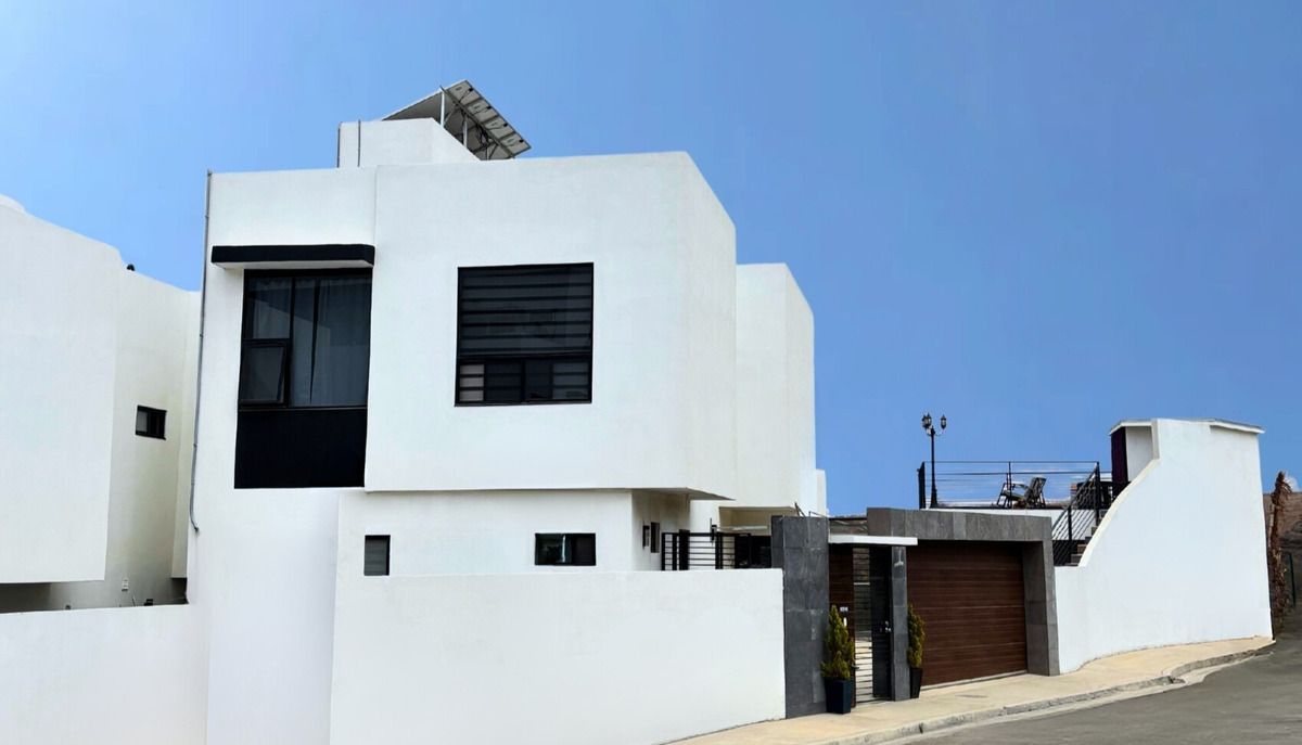 EXCLUSIVA RESIDENCIA EN VENTA, SAN MARINO CON ALBERCA PRIVADA - foto 2
