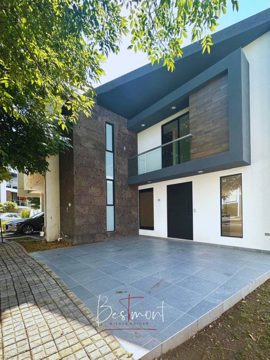 1 de 38: Fachada