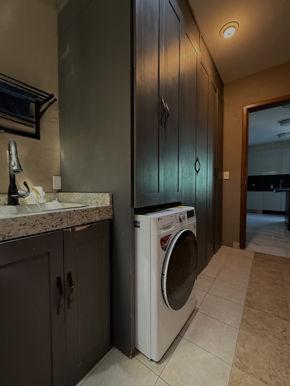 20 de 45: Área de Lavado y planchado