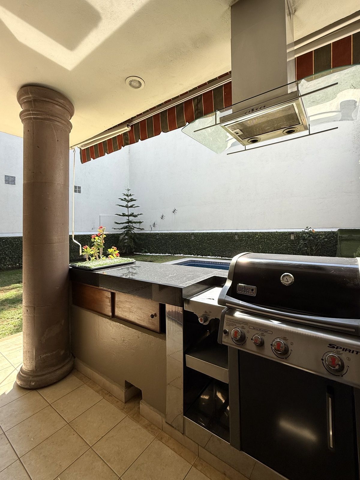 11 de 45: Asador Jardin