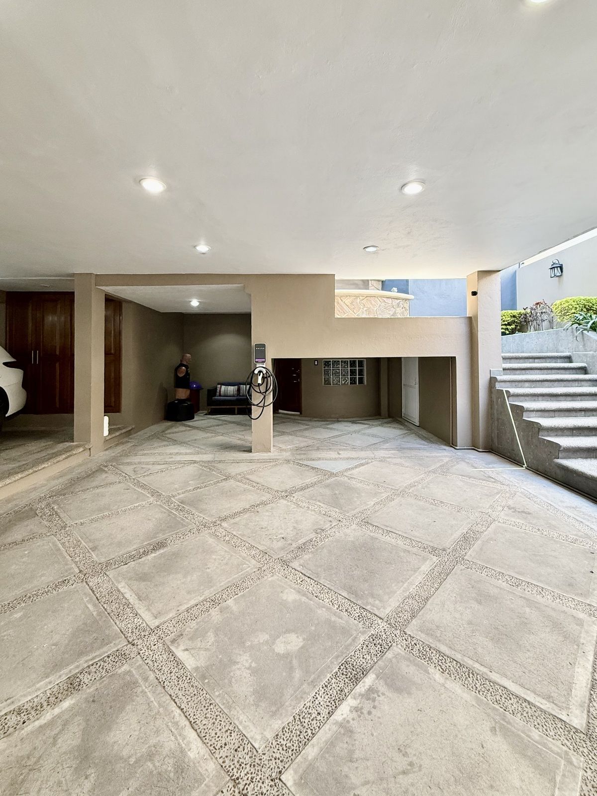 3 de 45: Estacionamiento techado