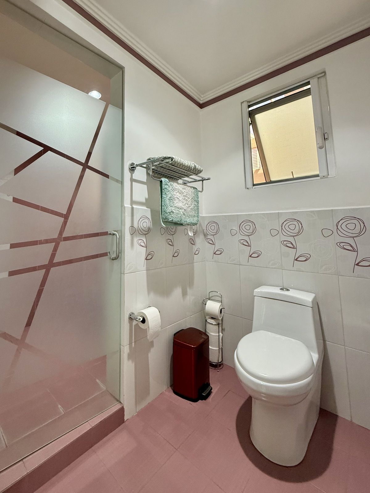 35 de 45: Recámara secundaria 2, baño