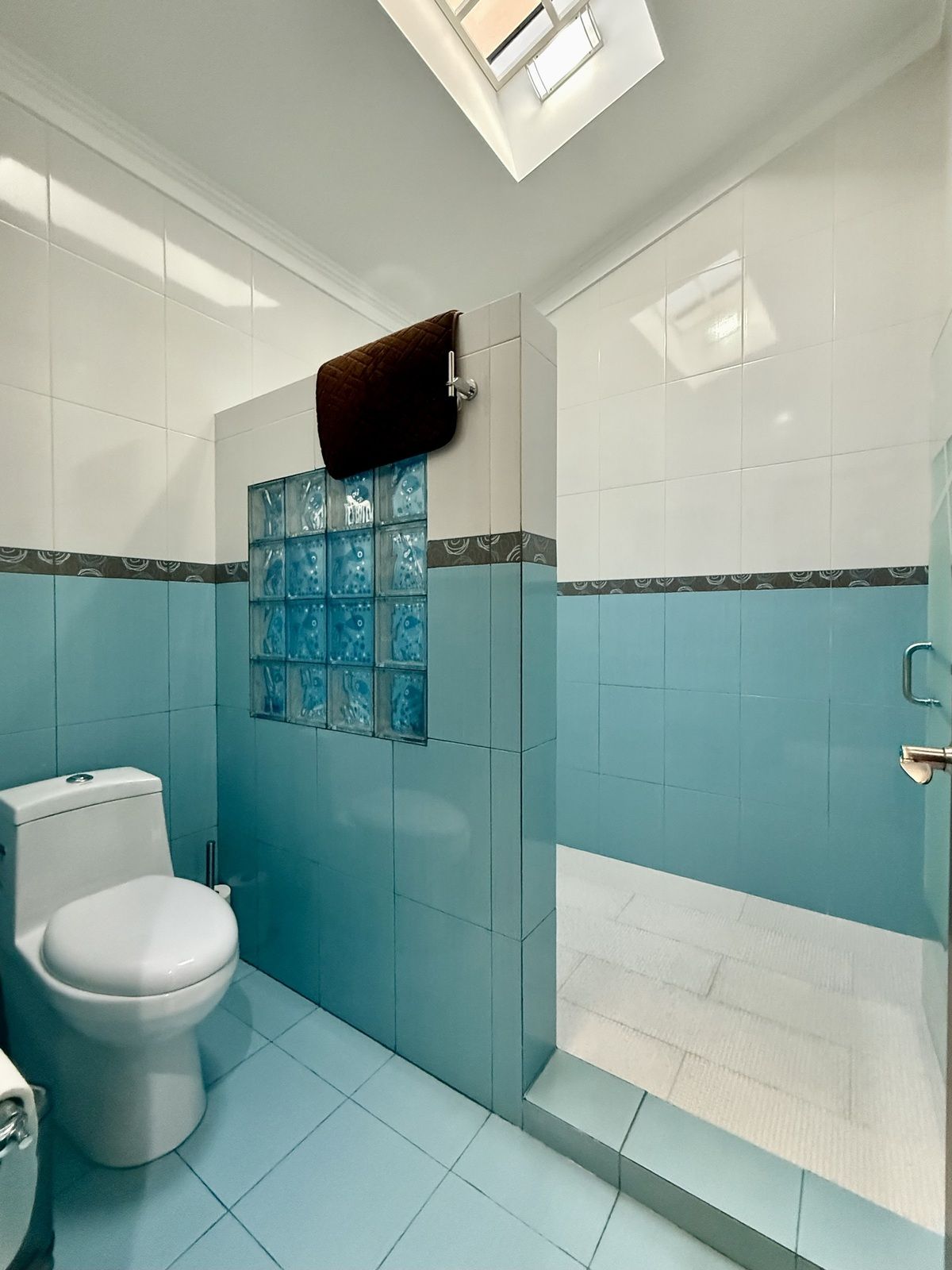 31 de 45: Recámara secundaria 1, baño