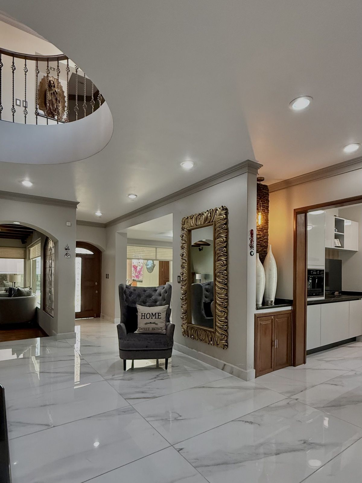 6 de 45: Véstibulo entrada