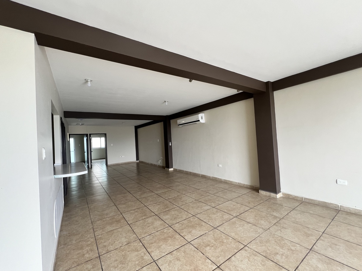 4 de 14: Sala comedor