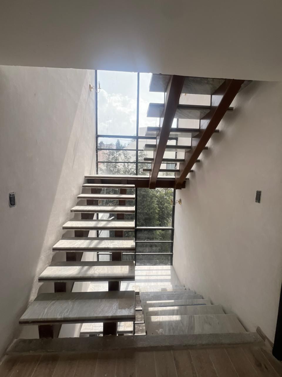 5 of 32: ESCALERAS