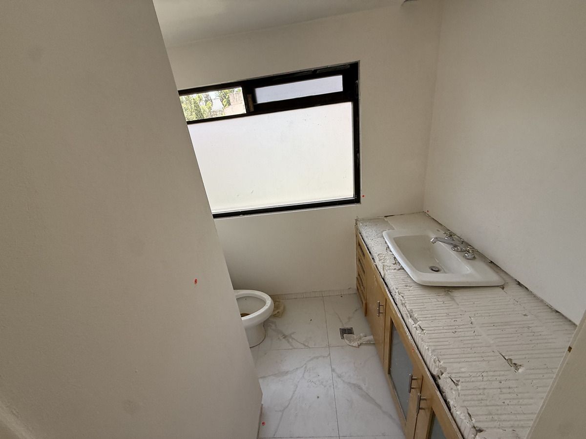 4 of 32: BAÑO PB