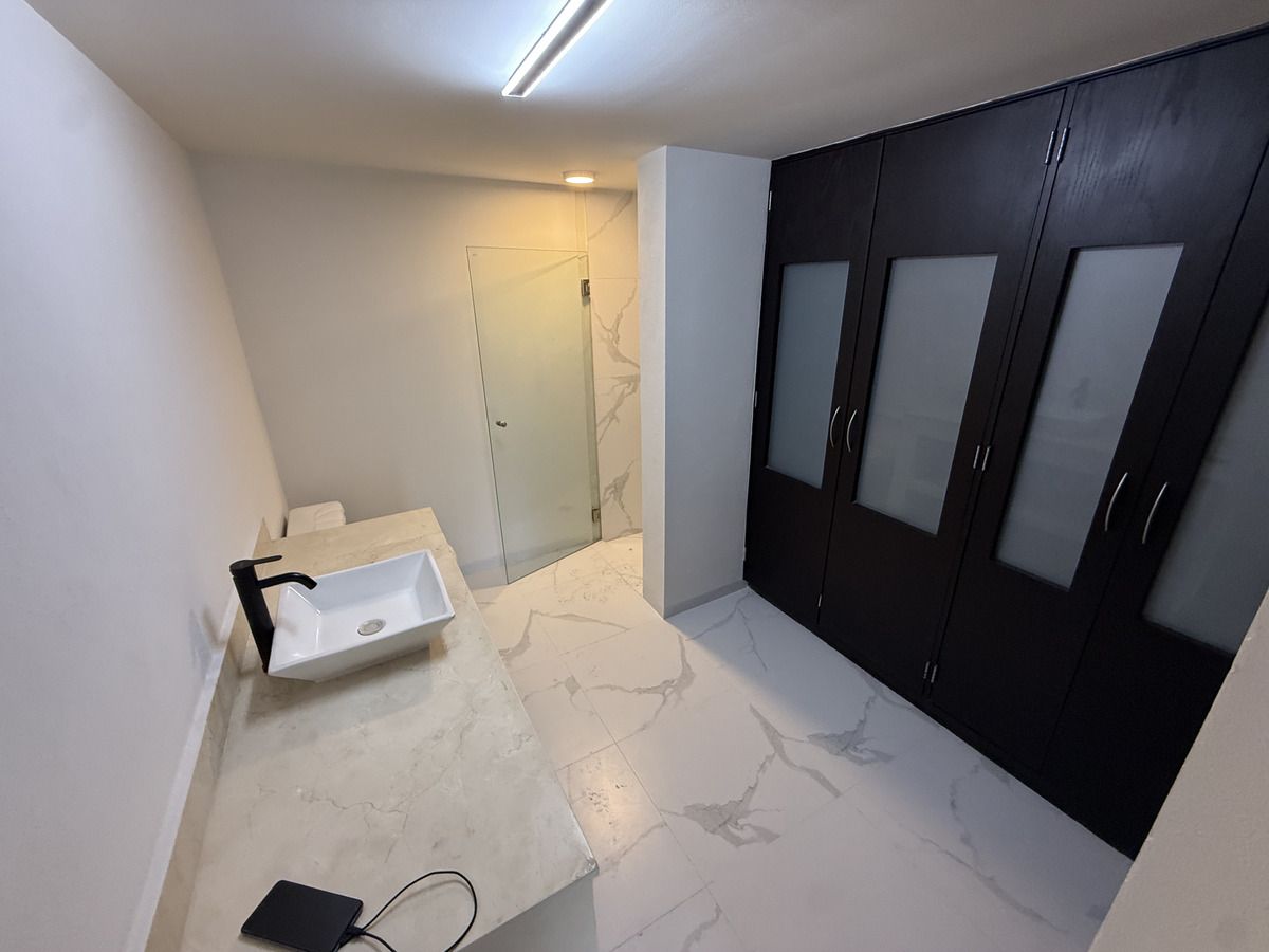 29 of 32: BAÑO RECAMARA SECUNDARIA 1