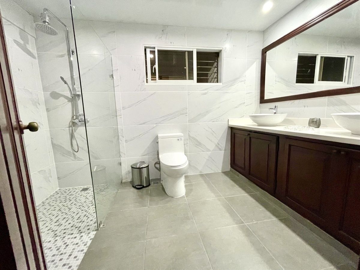 8 de 9: Baño habitación principal