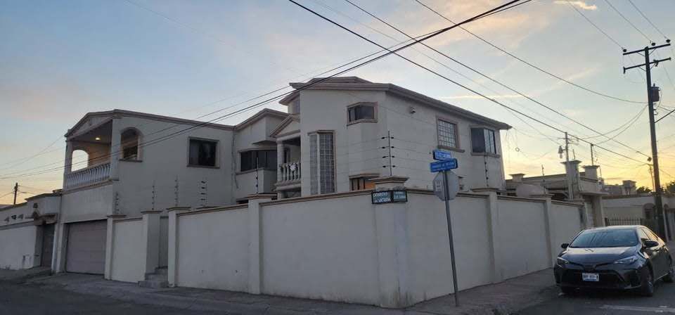 Se Vende Casa en Fraccionamiento Santa Monica (Mexicali, B.C.)