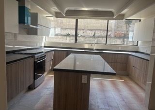 5 de 16: COCINA NUEVA Y EQUIPADA