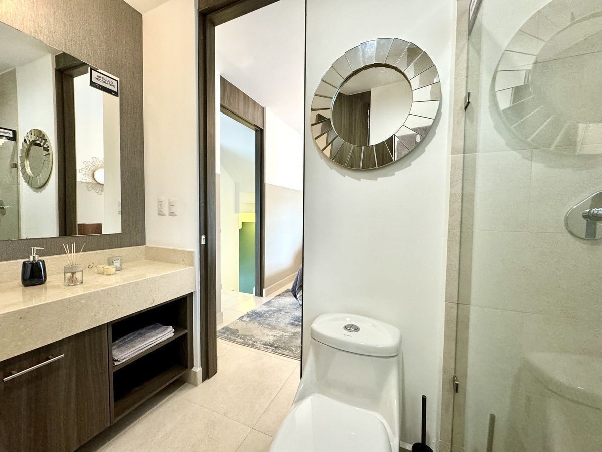 4 of 22: Baño compelto