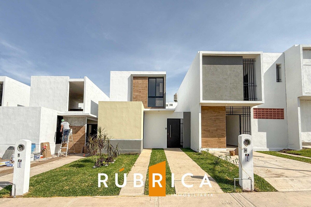 Casa en Venta en Fraccionamiento Vista Bugambilias, Villa de Alvarez.