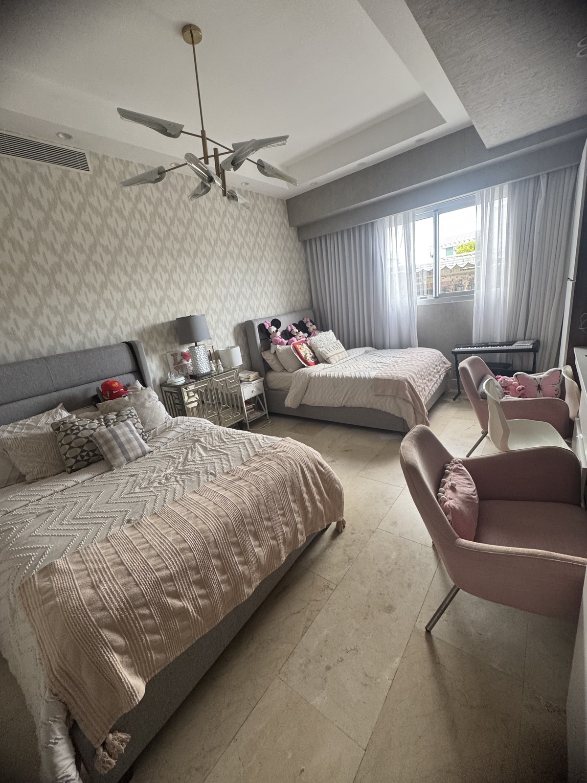 15 of 18: Habitacion