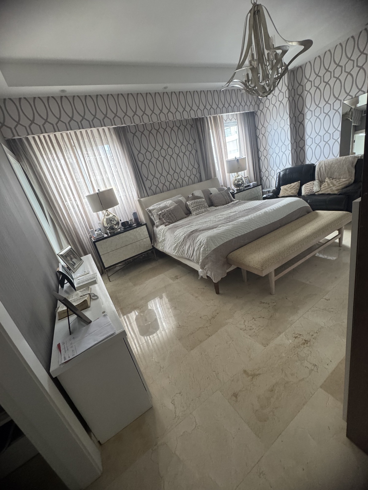 14 of 18: Habitación