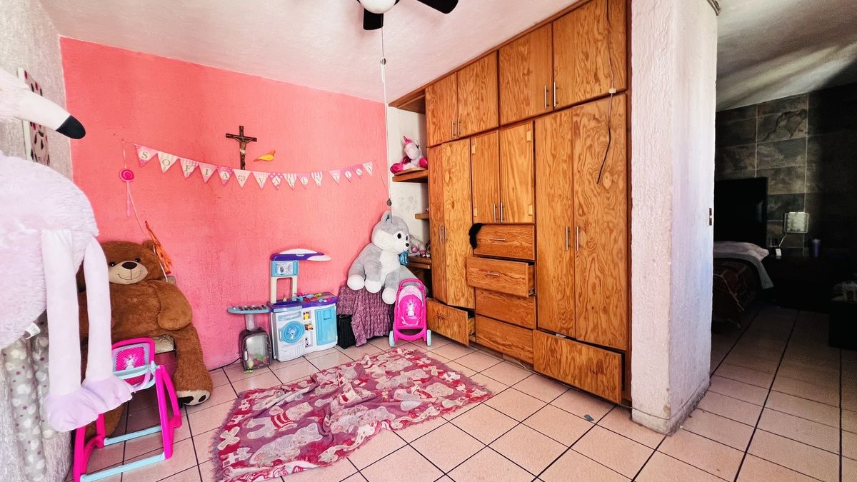 13 of 19: Habitación