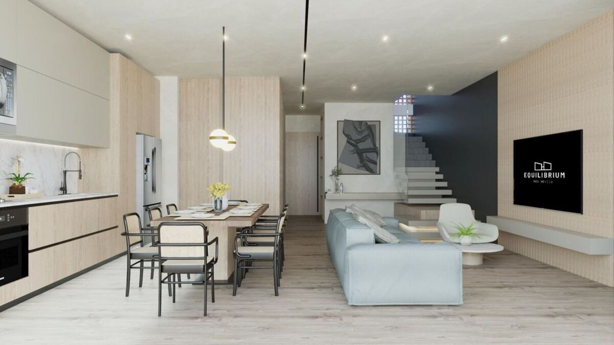 5 of 17: Interior