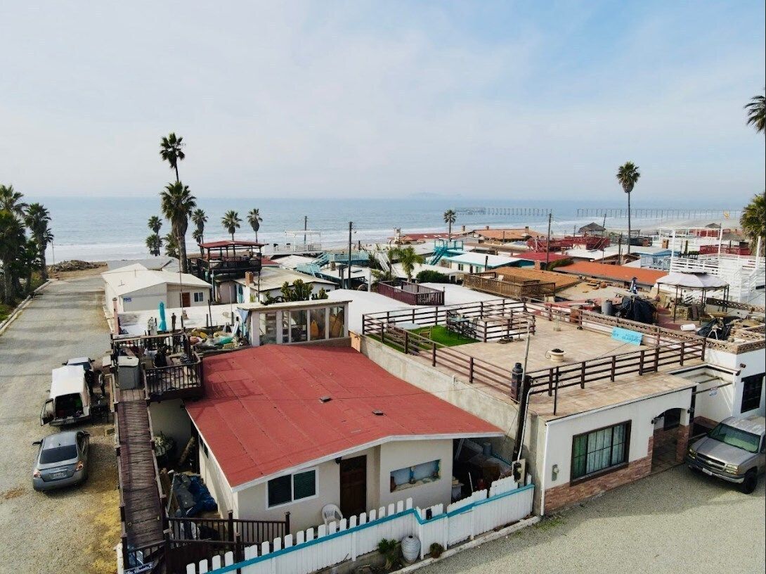 Venta de Casa en René's Residencial, Playas de Rosarito – Amplia Terraza