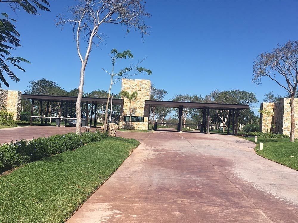 1 de 21: Pórtico de Acceso