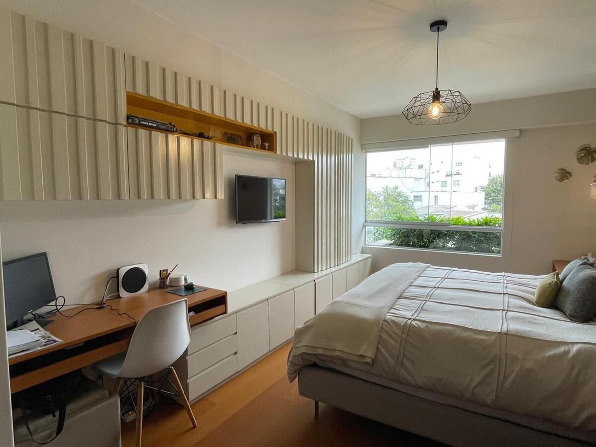 9 de 15: Dormitorio Principal con baño privado y walk in closet