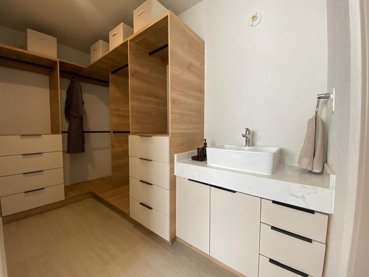 12 de 13: walking clóset