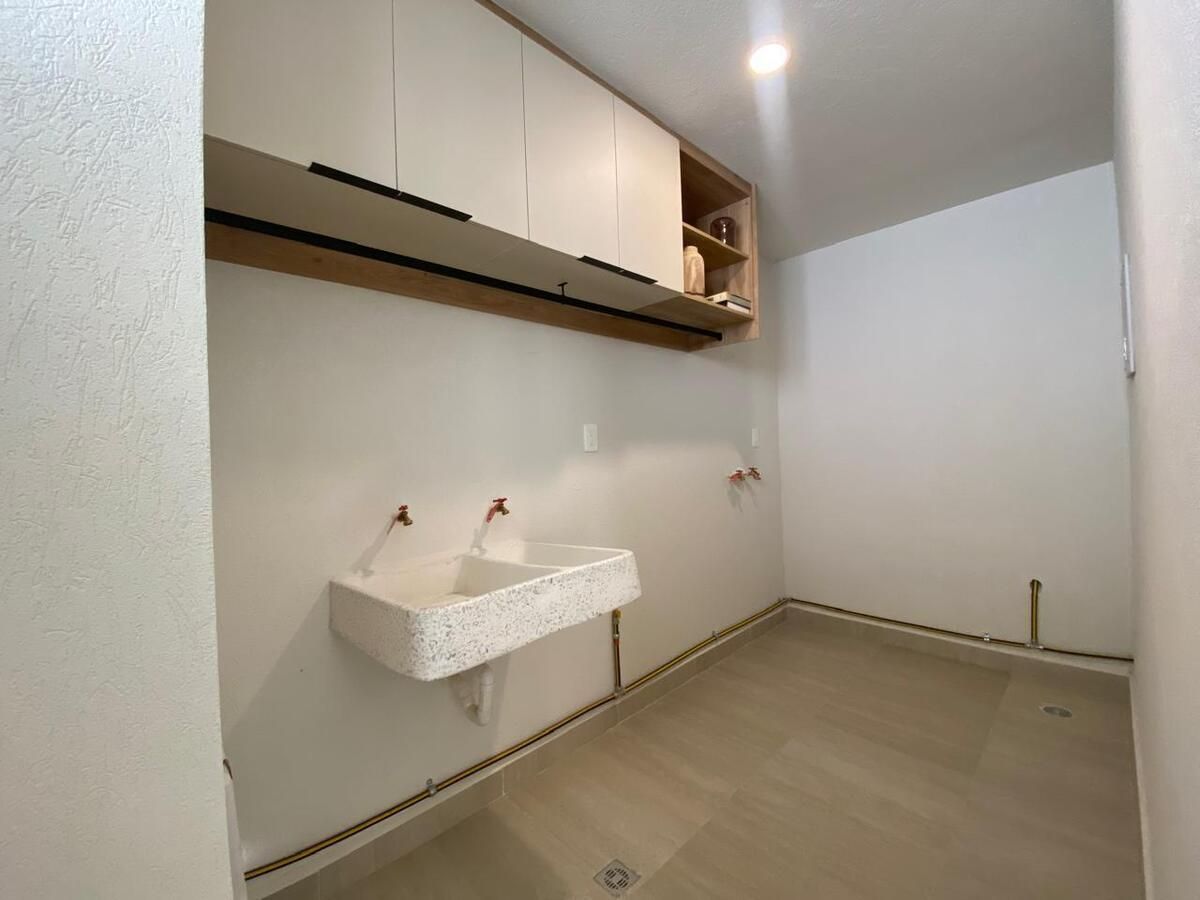 4 de 13: Área de lavado amplio