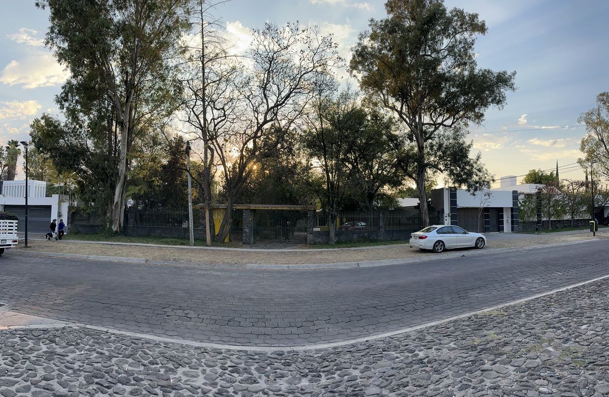 5 de 26: Fachada paseo jurica