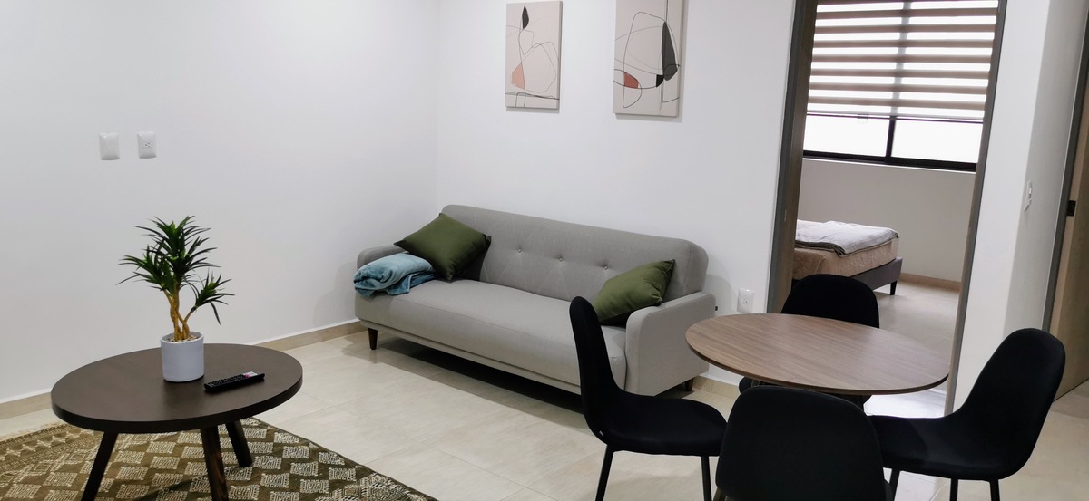 1 of 18: comedor y sala