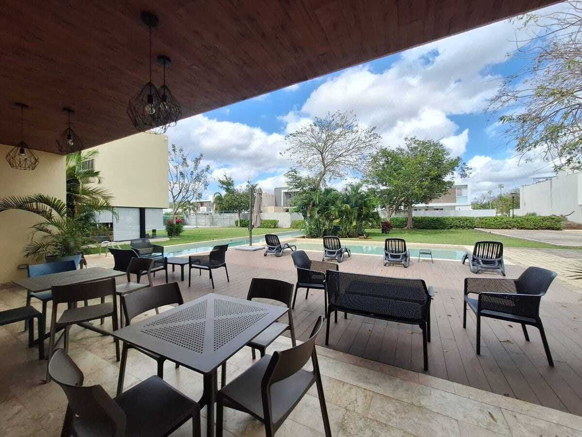 Terreno en Venta Merida Yucatan, Privada con Casa Club, Vigilancia, Alberca