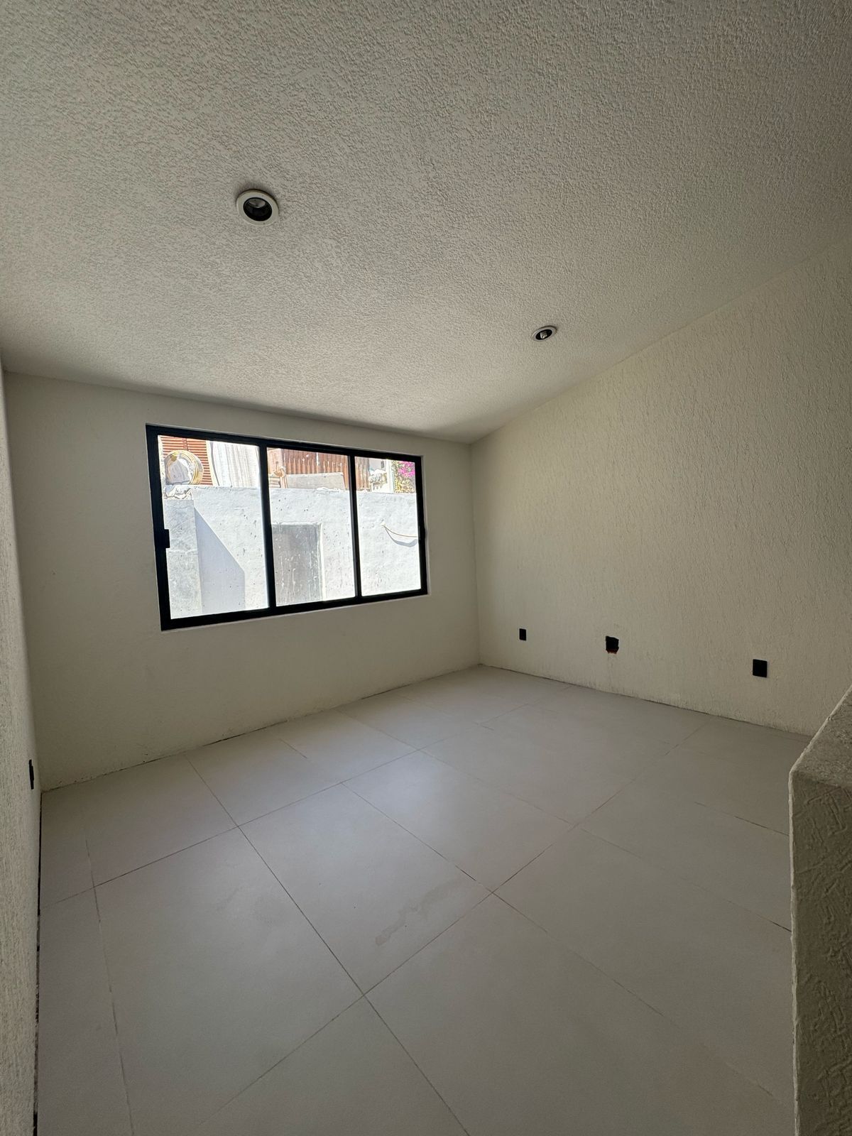 12 of 17: family Room