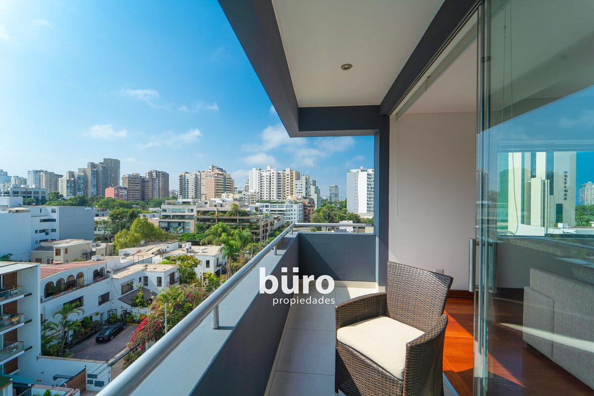 6 de 29: Balcón con vista a calle