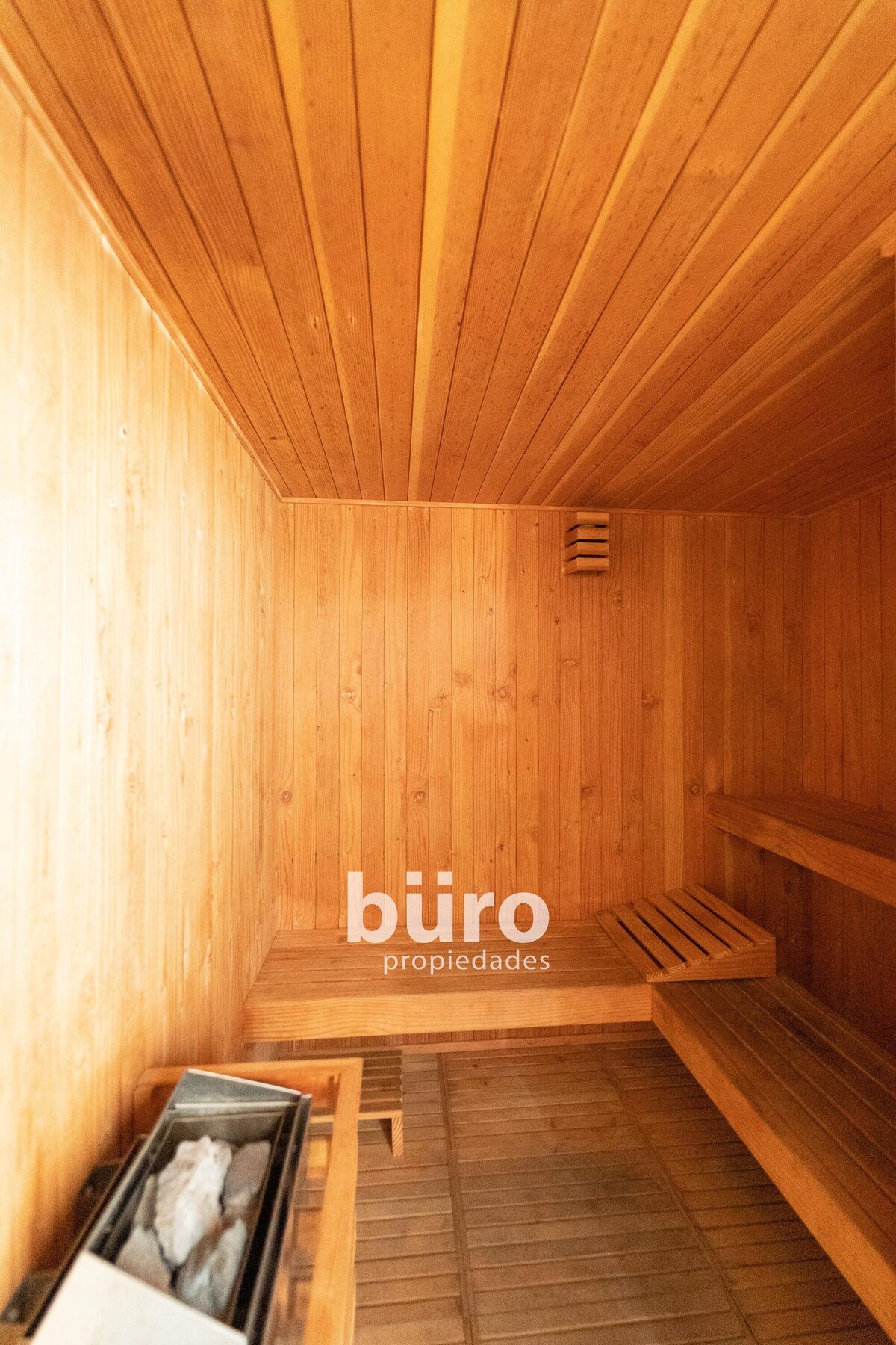 26 de 29: Sauna en area común