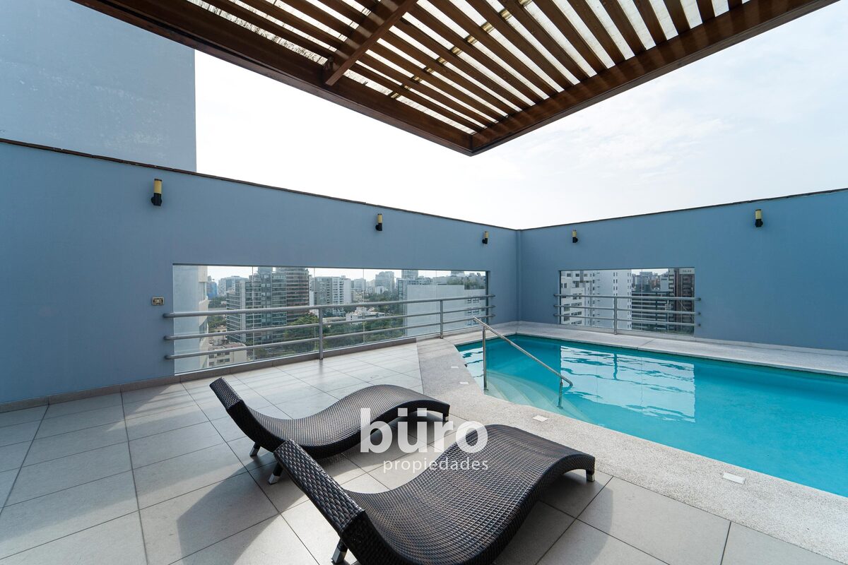 21 de 29: Piscina con terraza y zona de parrilla, vista a parques