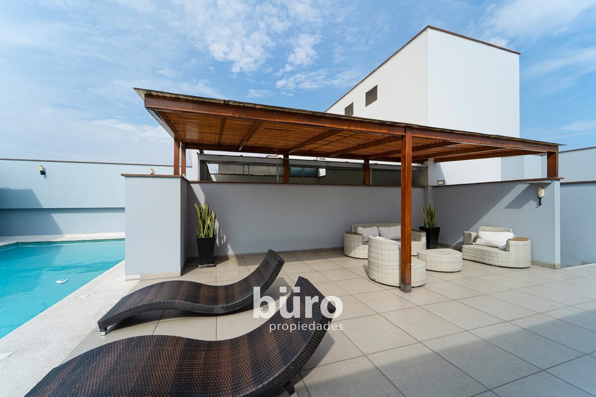 22 de 29: Piscina con terraza y zona de parrilla, vista a parques