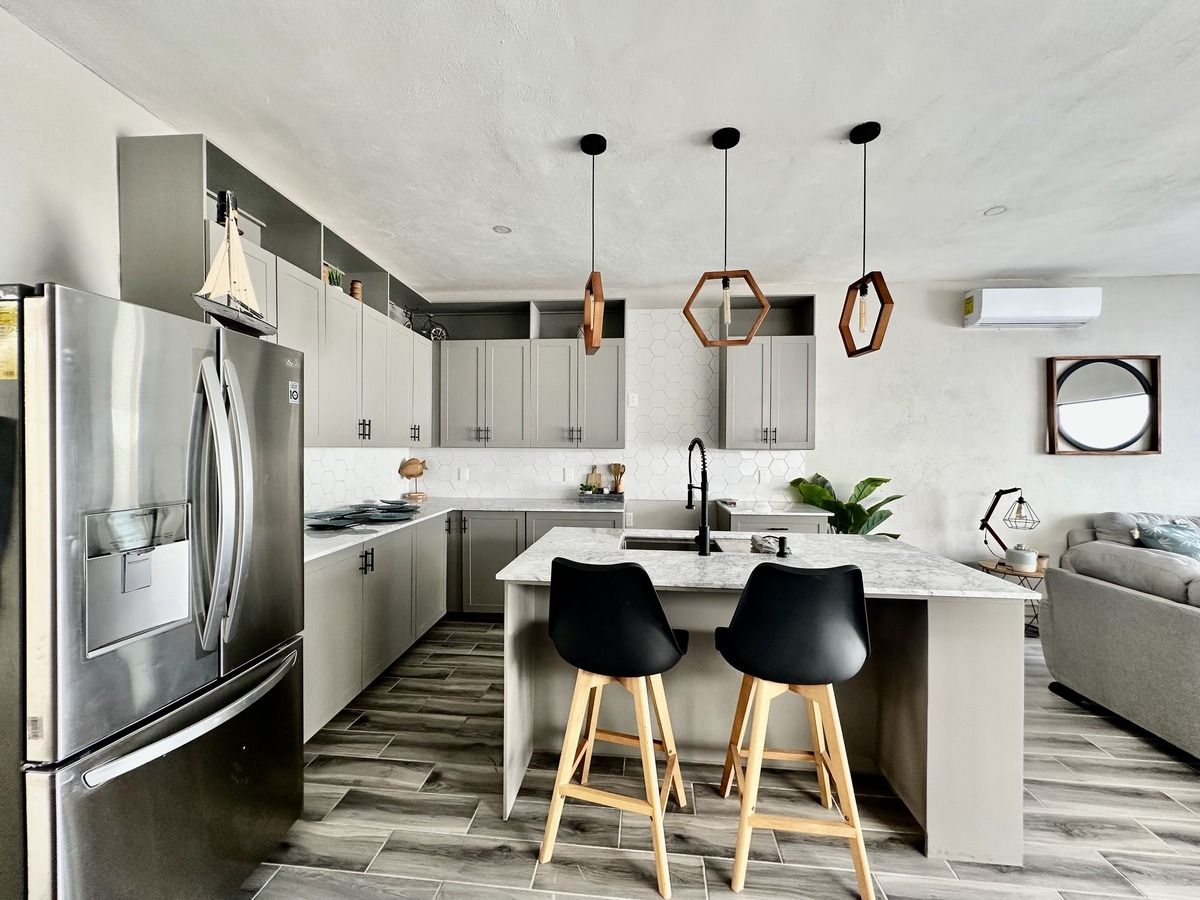 4 de 28: Amplios gabinetes