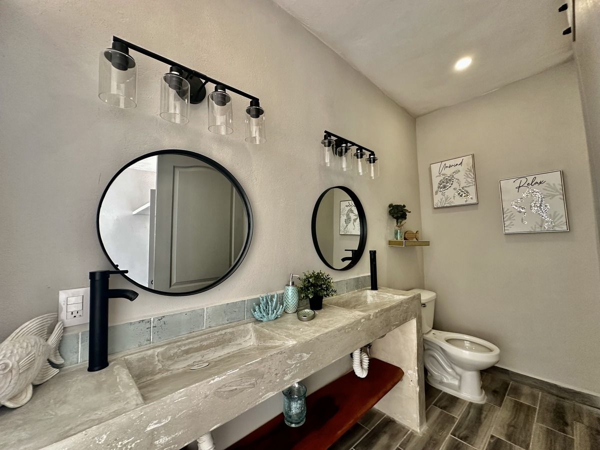 19 de 28: Bano con doble lavabo