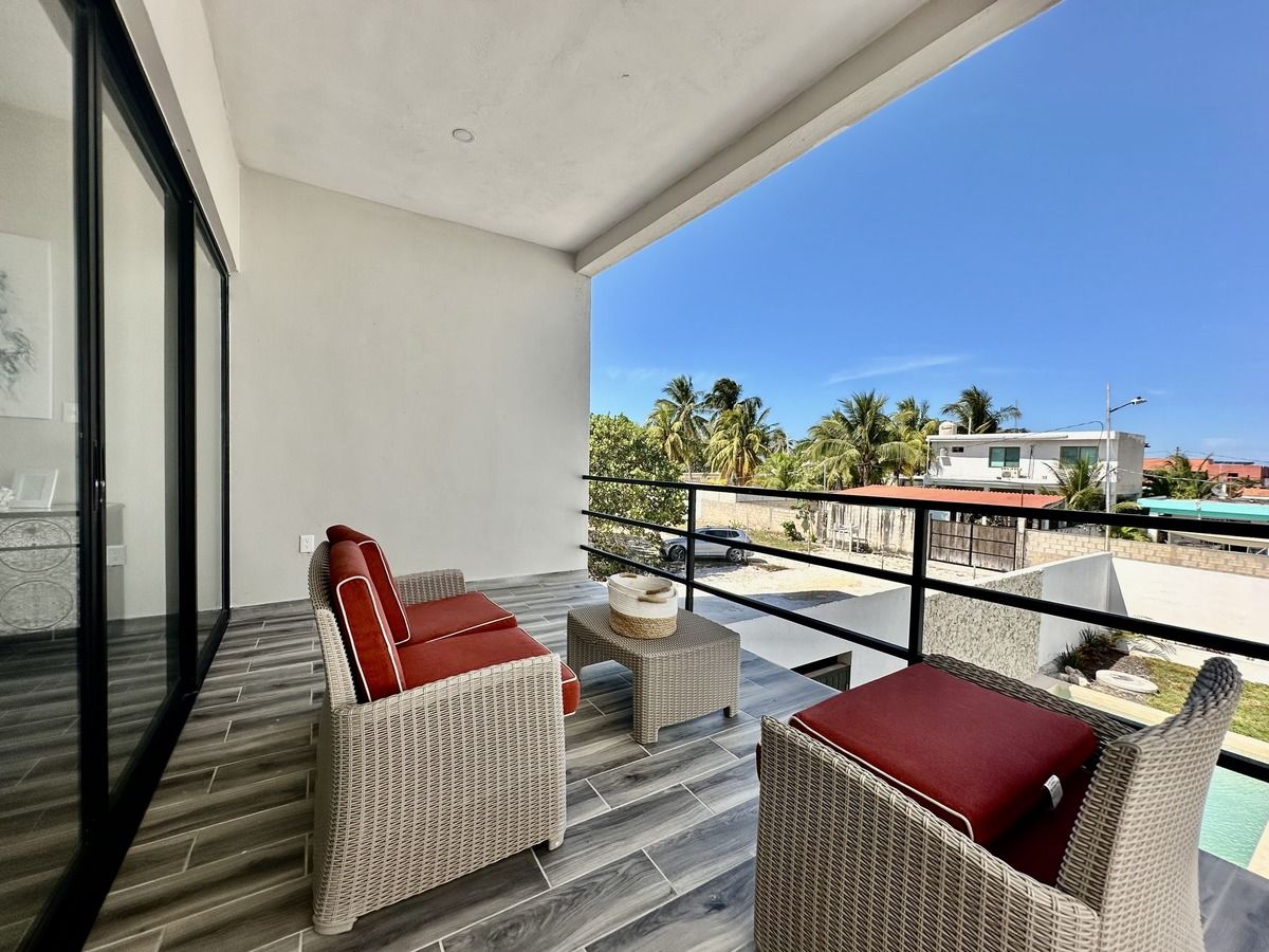 25 de 28: Balcon amplio