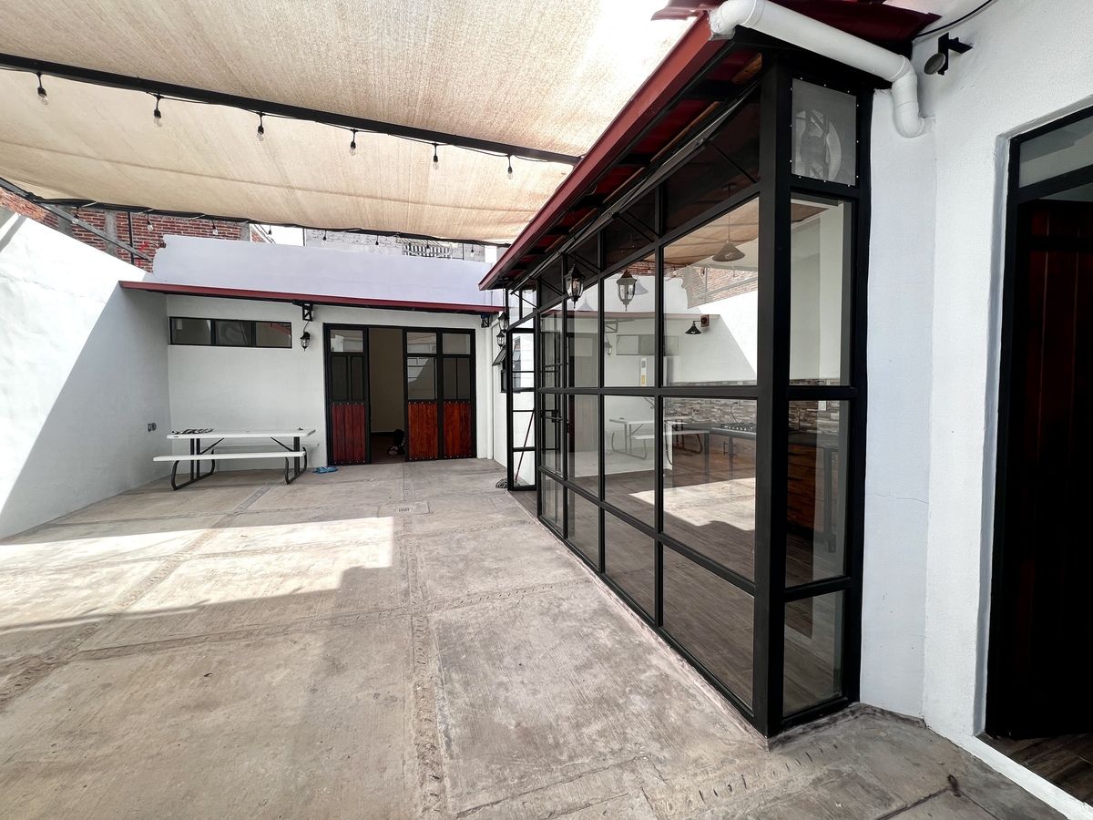 1 of 10: Patio amplio