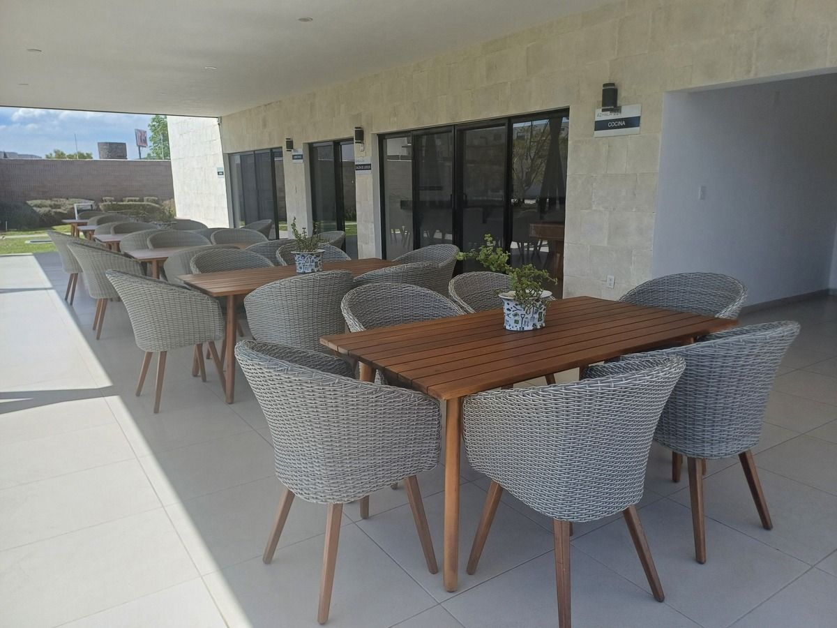 36 de 45: Terraza inferior