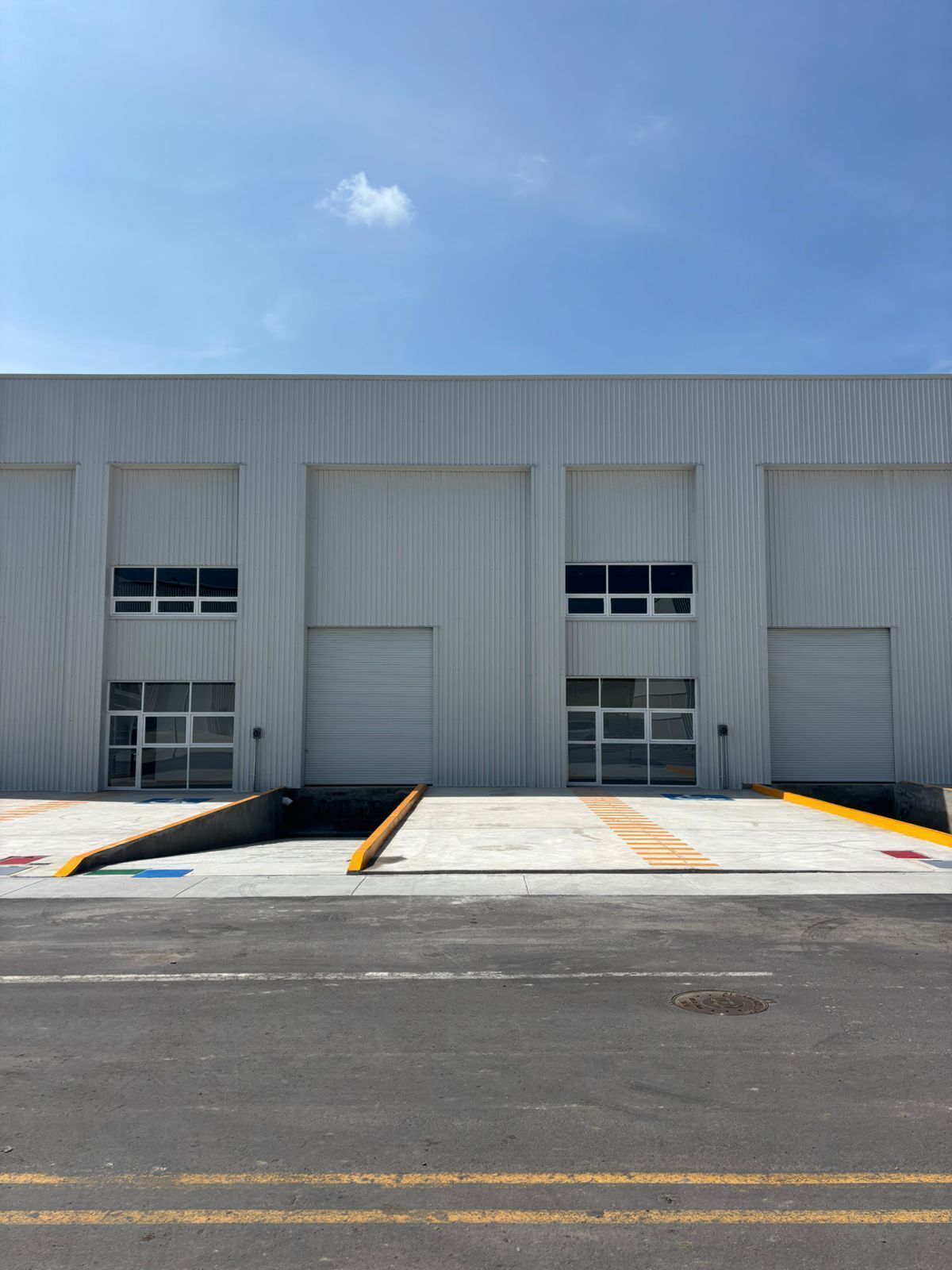 Renta y Venta de bodega industrial en Bluhen Business Park - foto 1