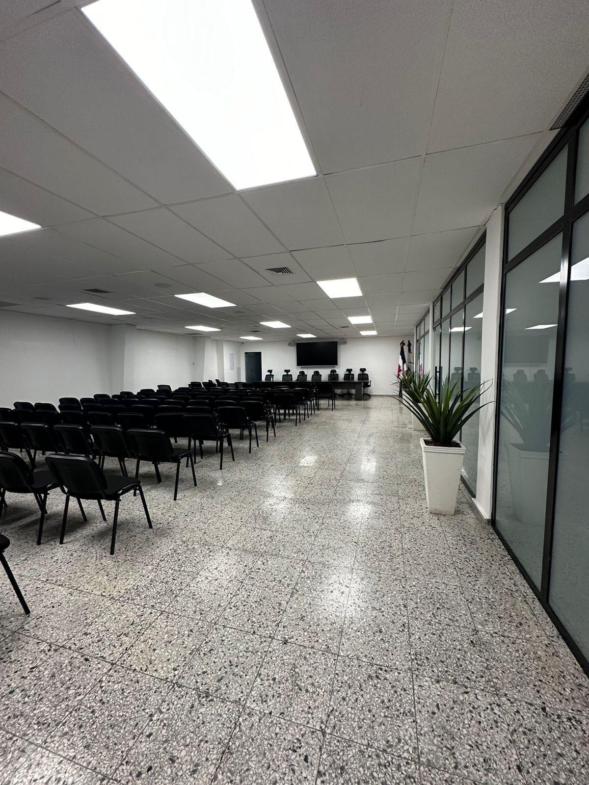 Locales en Venta Avenida 27 de Febrero, Santo Domingo