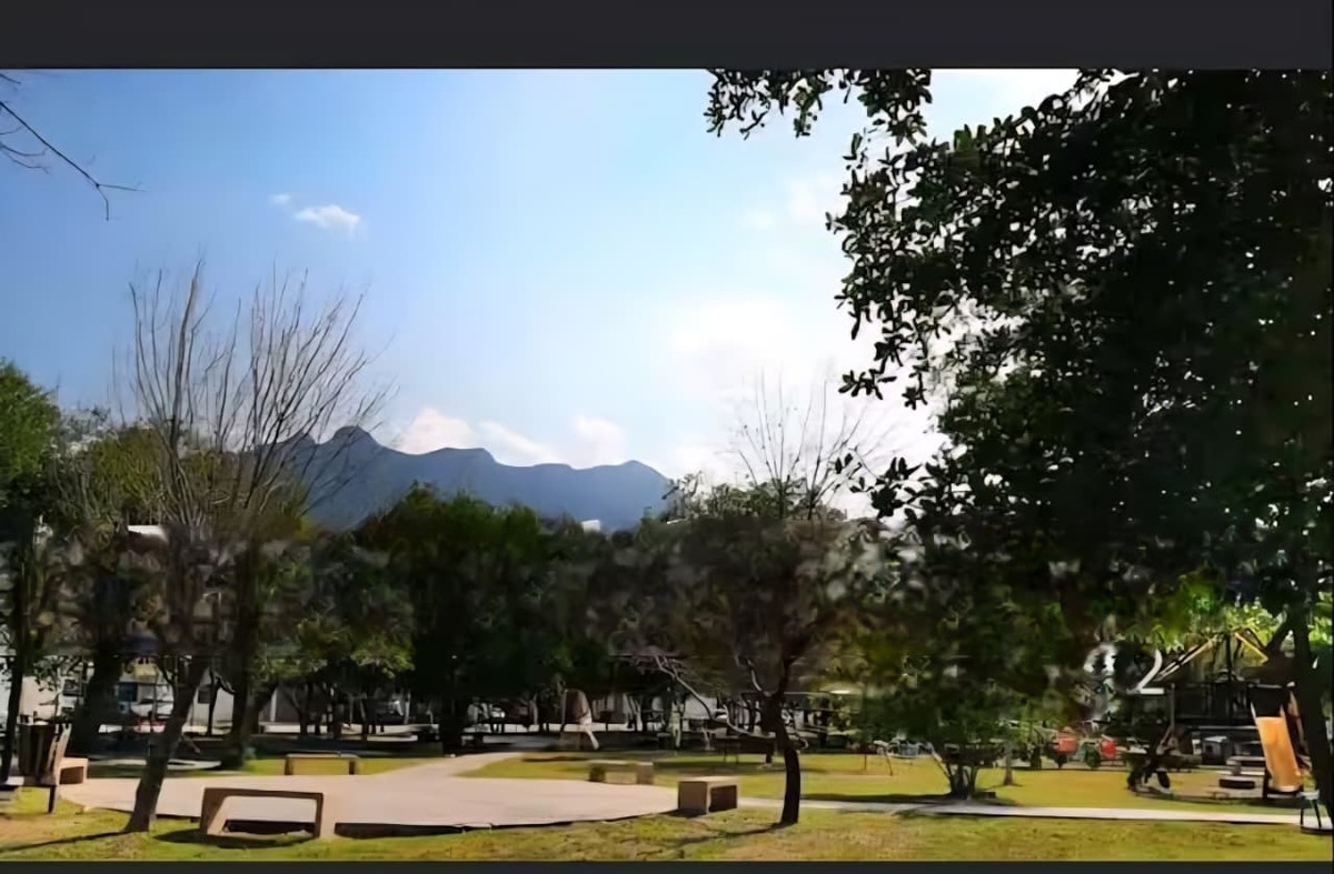 2 de 16: Parque y Caseta control de acceso