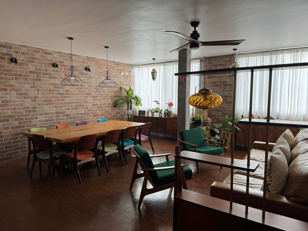 1 of 16: Sala comedor