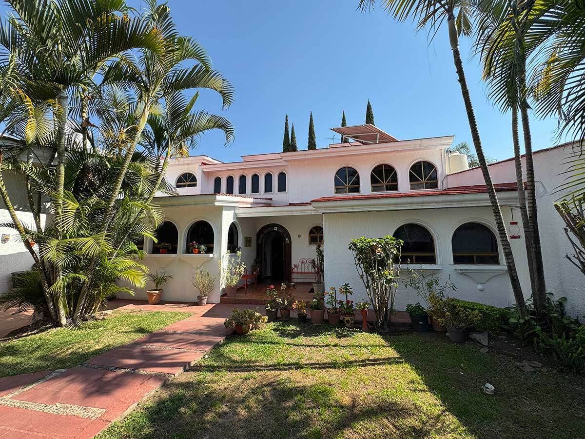 1 de 16: Jardín frontal