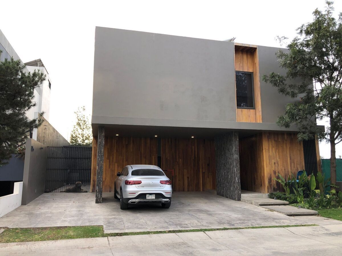 1 de 26: fachada 1