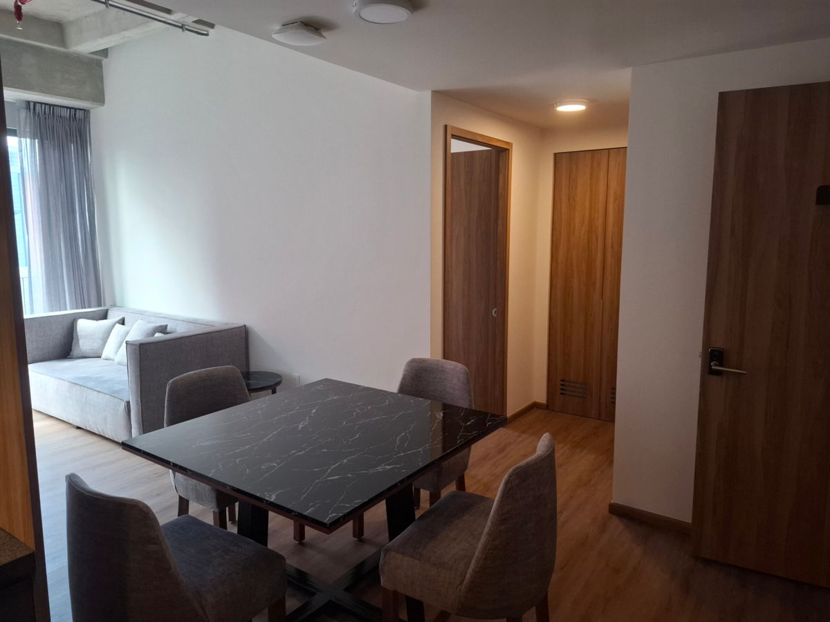 3 de 19: ÁREA DE SALA Y COMEDOR