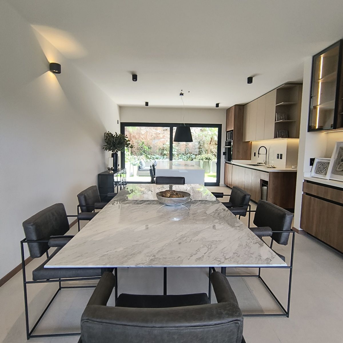 10 of 23: Comedor y cocina