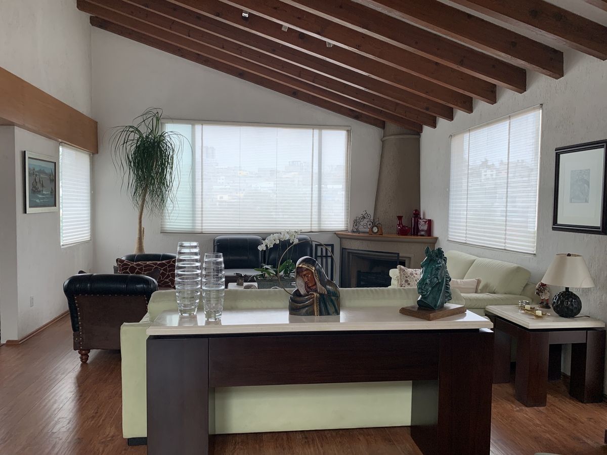 2 de 42: Sala Chimenea