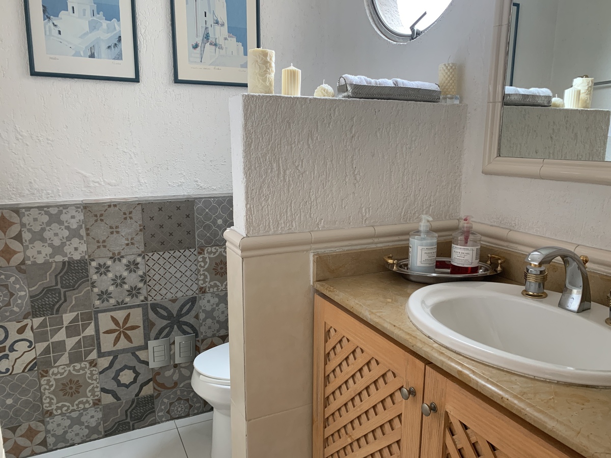 9 de 42: WC Visitas