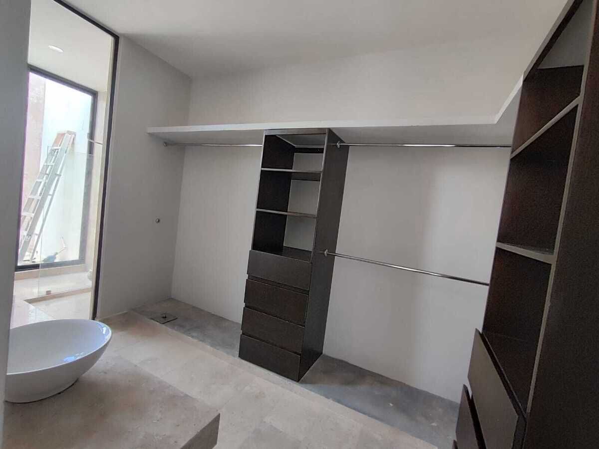 17 de 21: closet